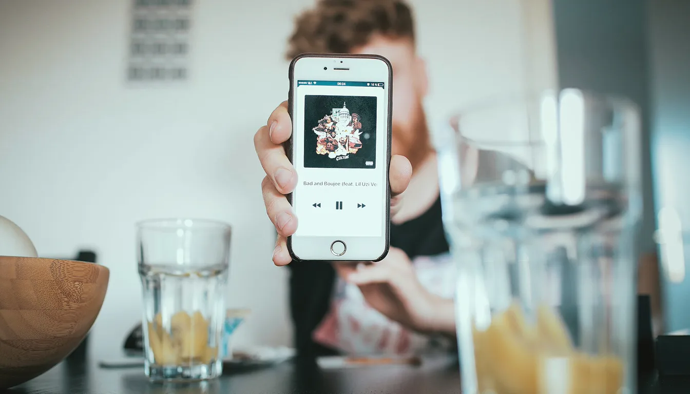 How to stop a phone hotspot eating your mobile data — photo